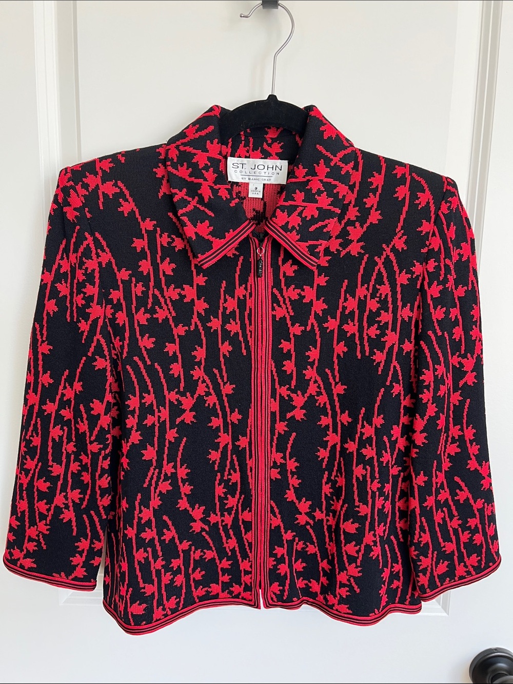 St. John Collection Black Red Vine Leaf Zip-Front Jacket Blazer